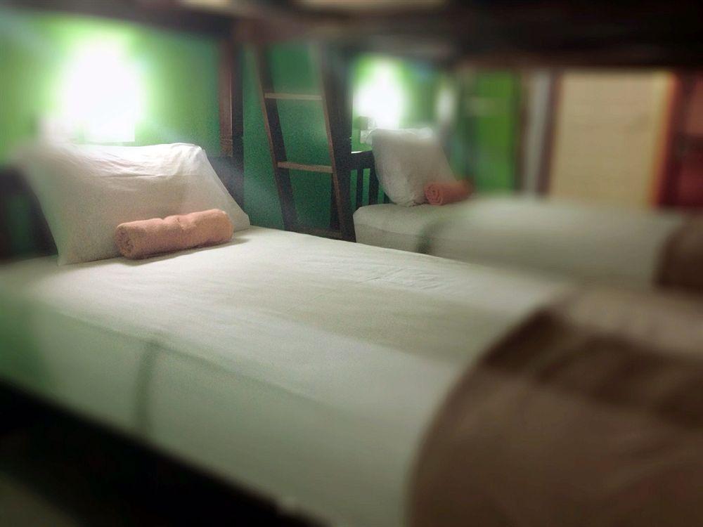 Silla Patong Hostel Ngoại thất bức ảnh