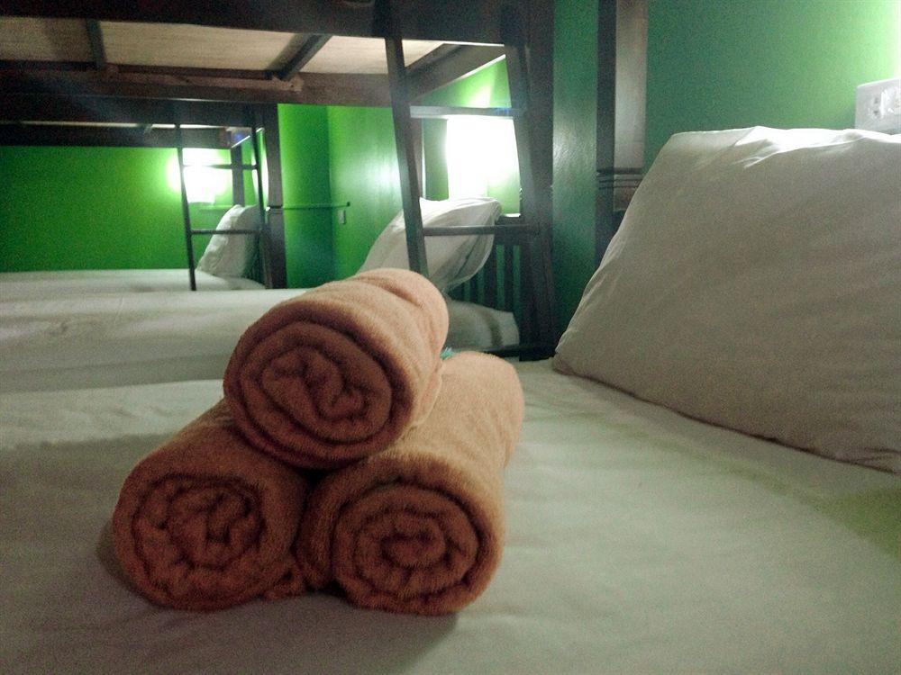 Silla Patong Hostel Ngoại thất bức ảnh
