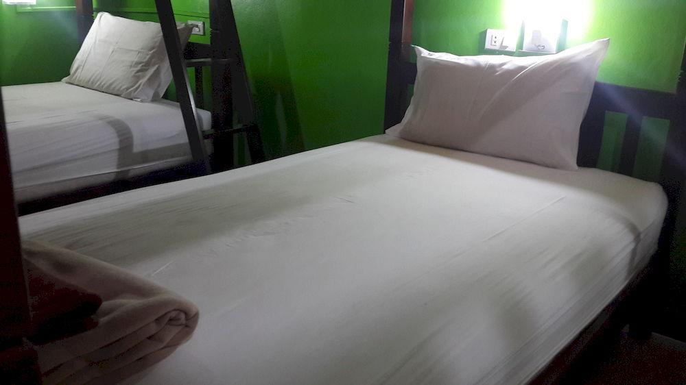 Silla Patong Hostel Ngoại thất bức ảnh