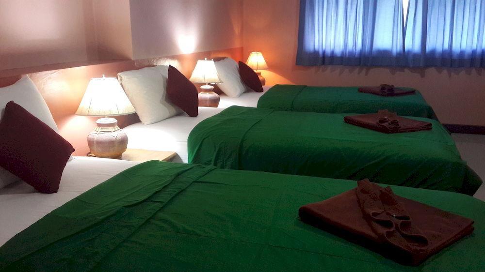 Silla Patong Hostel Ngoại thất bức ảnh
