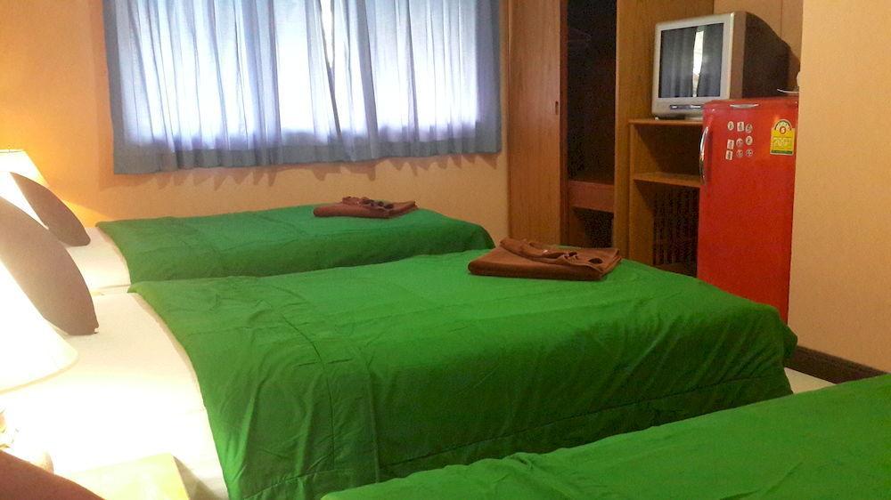 Silla Patong Hostel Ngoại thất bức ảnh