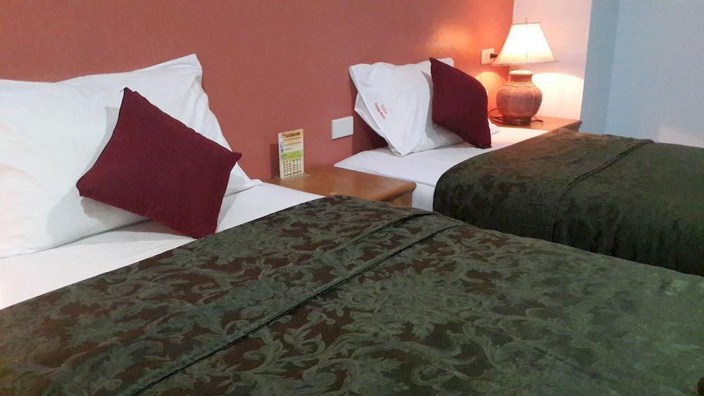 Silla Patong Hostel Ngoại thất bức ảnh