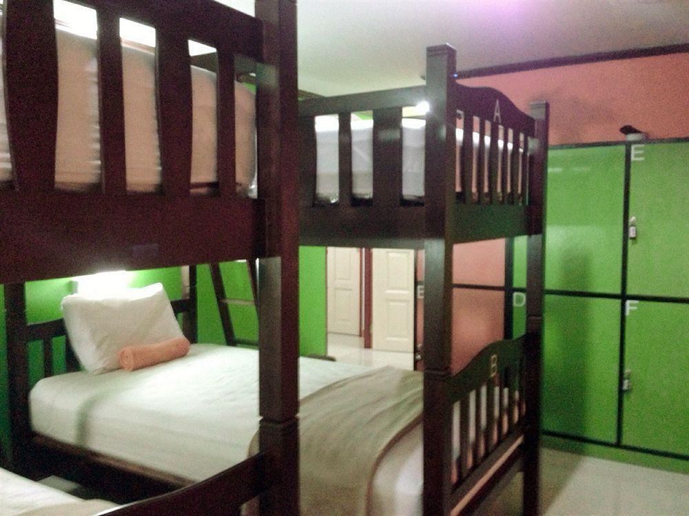 Silla Patong Hostel Ngoại thất bức ảnh
