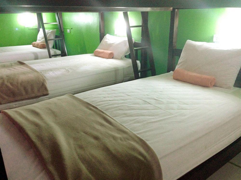 Silla Patong Hostel Ngoại thất bức ảnh
