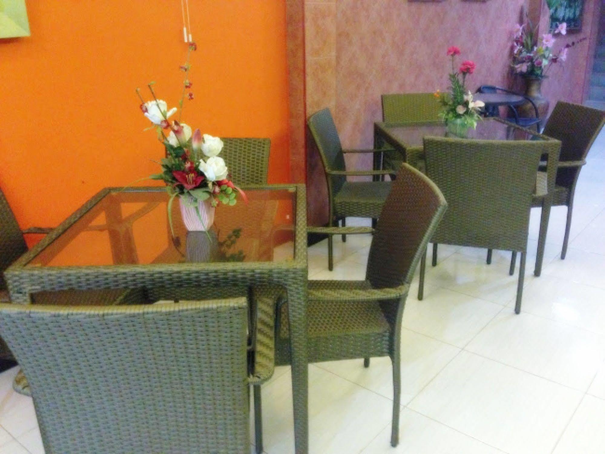 Silla Patong Hostel Ngoại thất bức ảnh