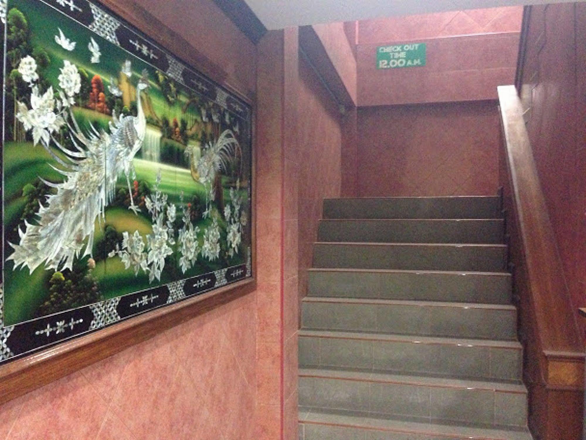 Silla Patong Hostel Ngoại thất bức ảnh