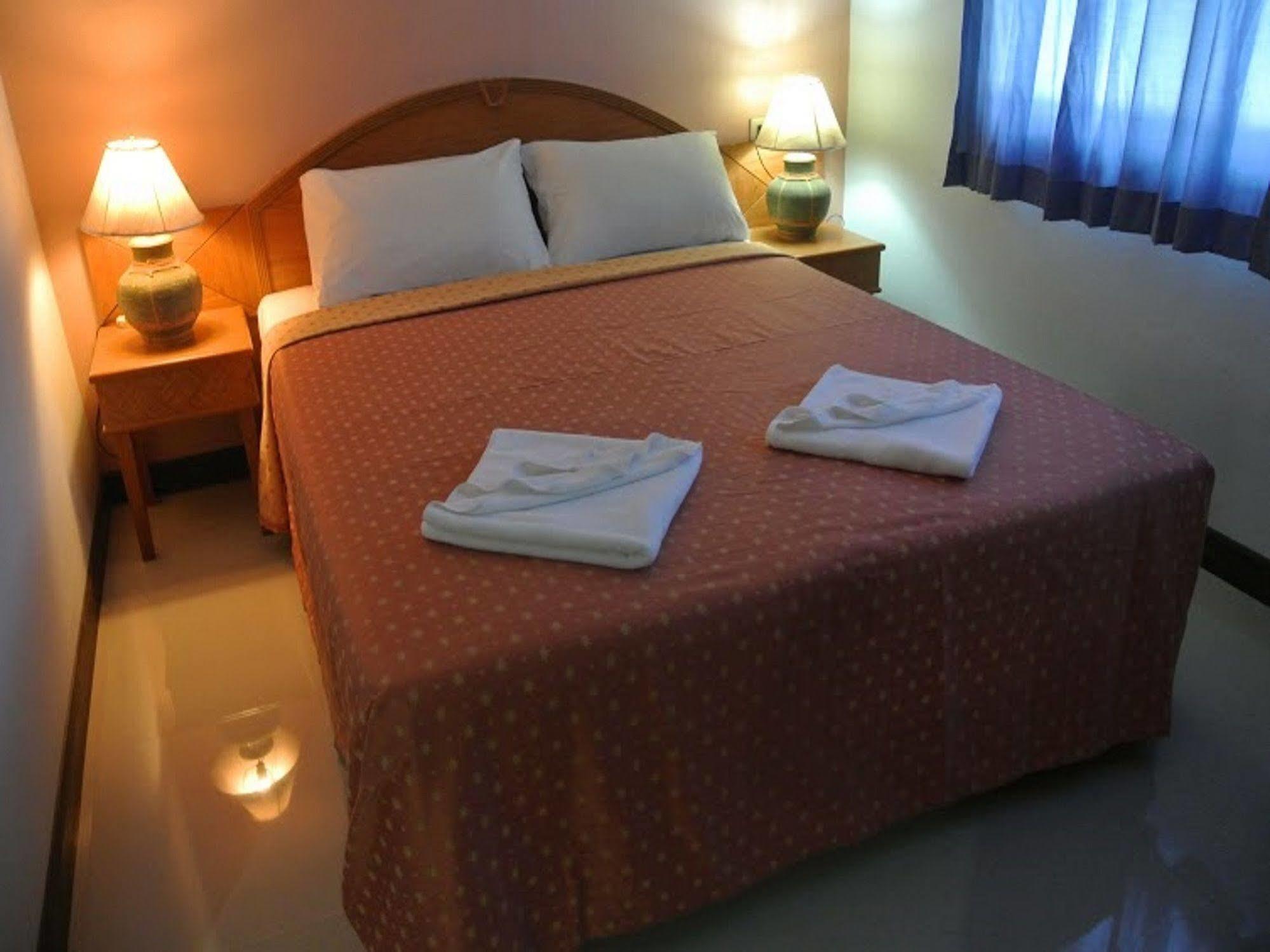 Silla Patong Hostel Ngoại thất bức ảnh