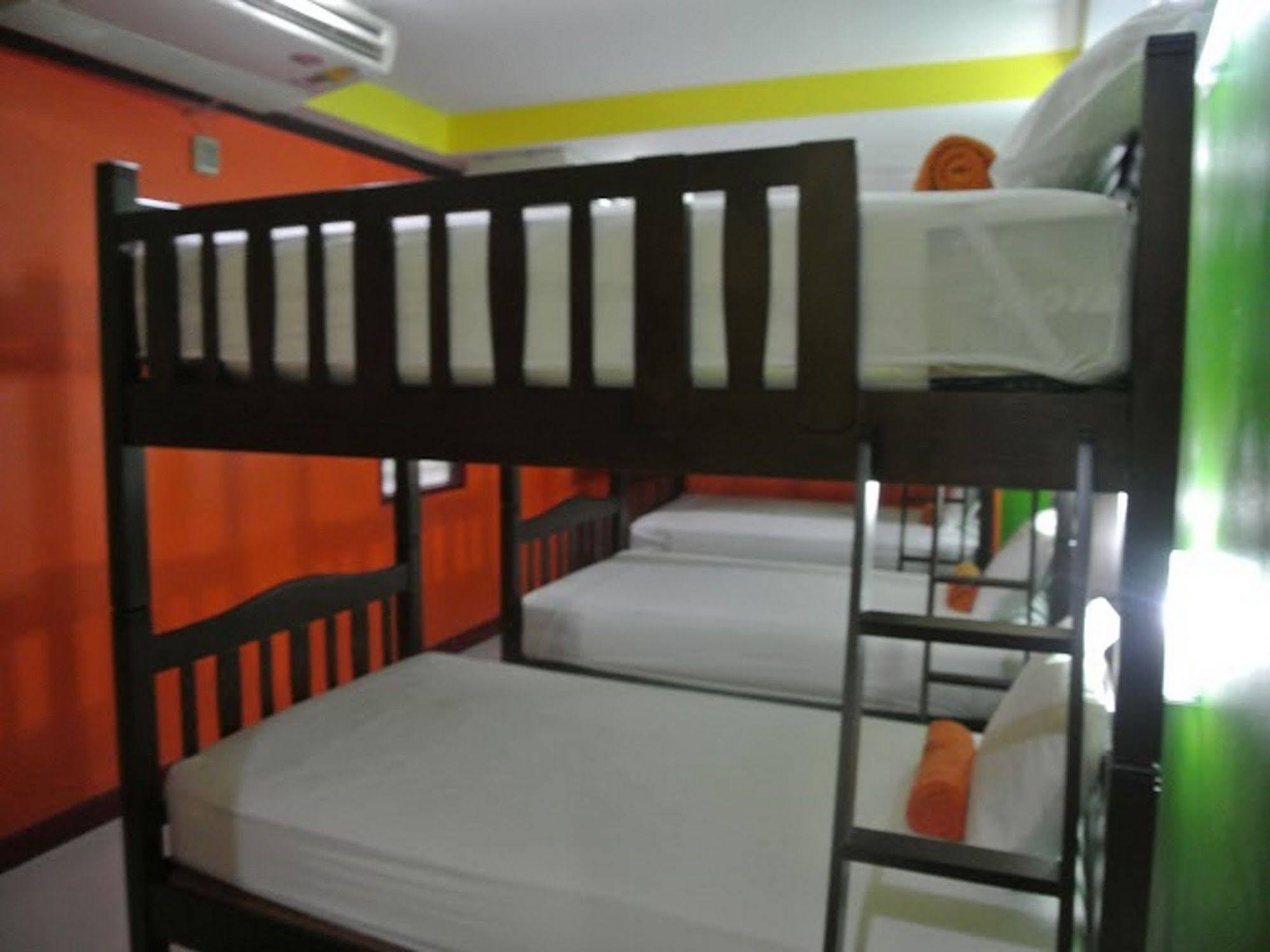 Silla Patong Hostel Ngoại thất bức ảnh