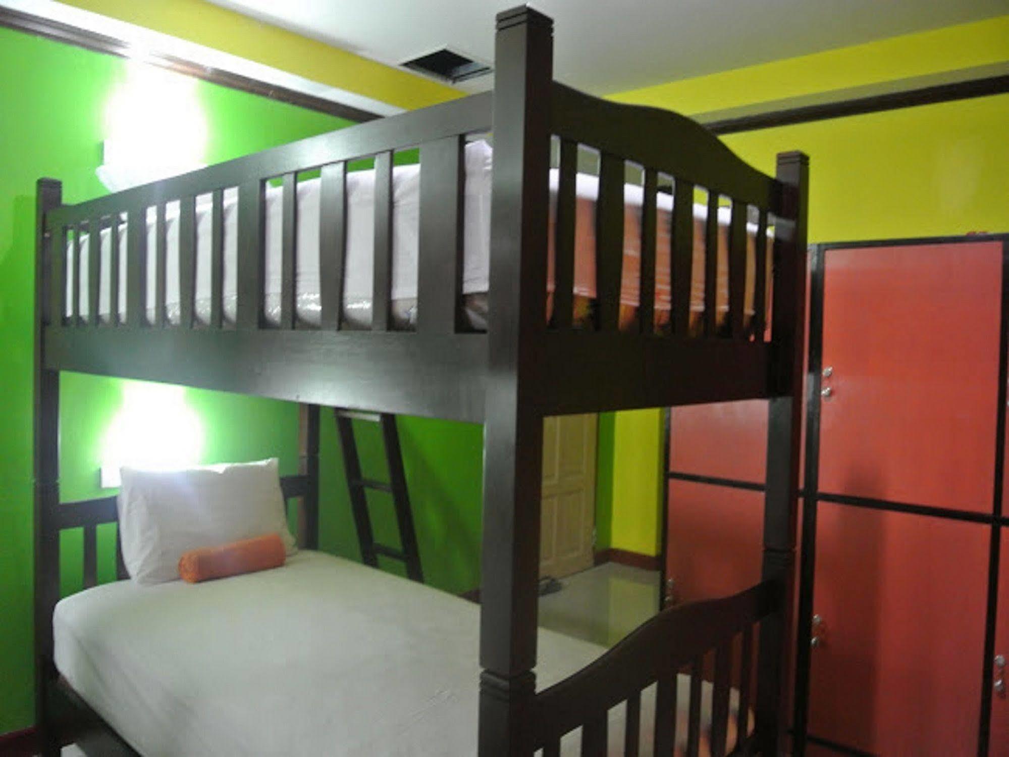 Silla Patong Hostel Ngoại thất bức ảnh