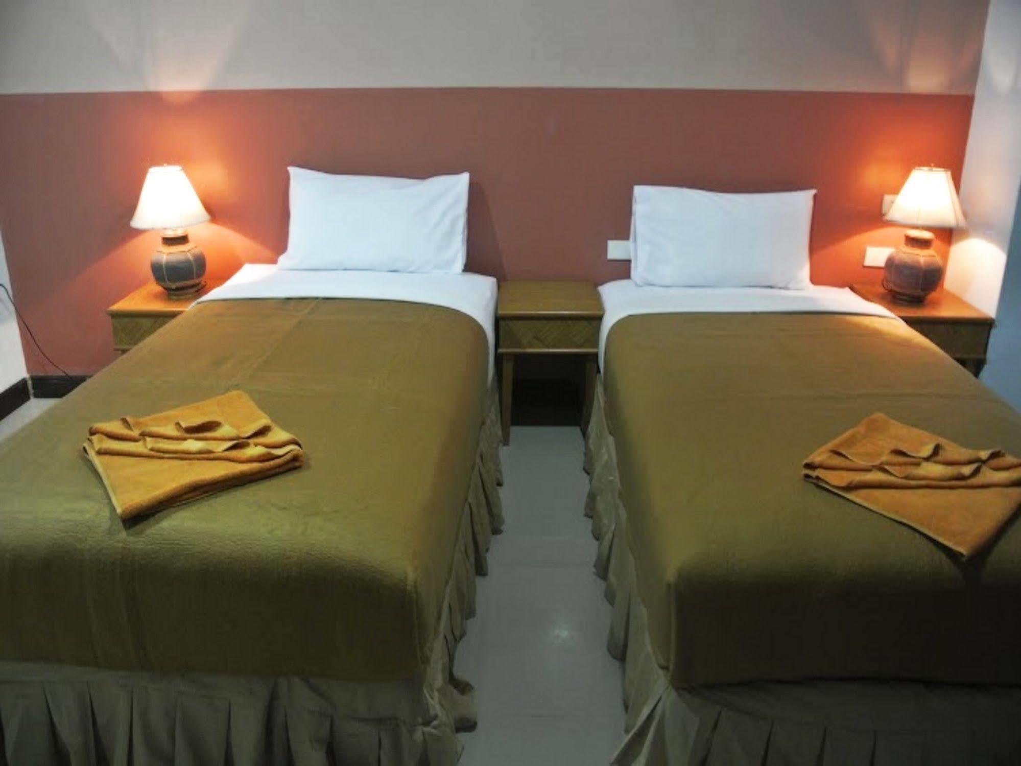 Silla Patong Hostel Ngoại thất bức ảnh