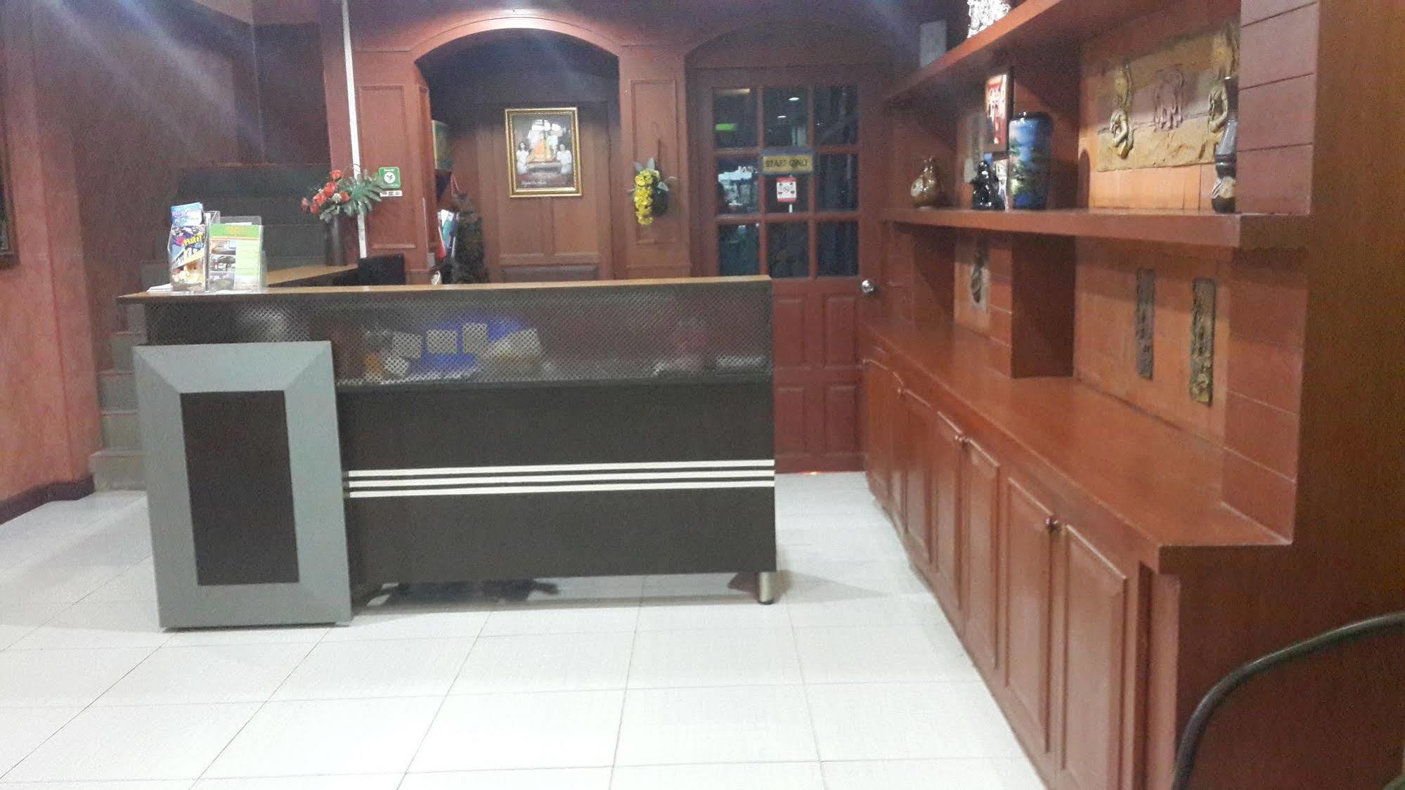 Silla Patong Hostel Ngoại thất bức ảnh