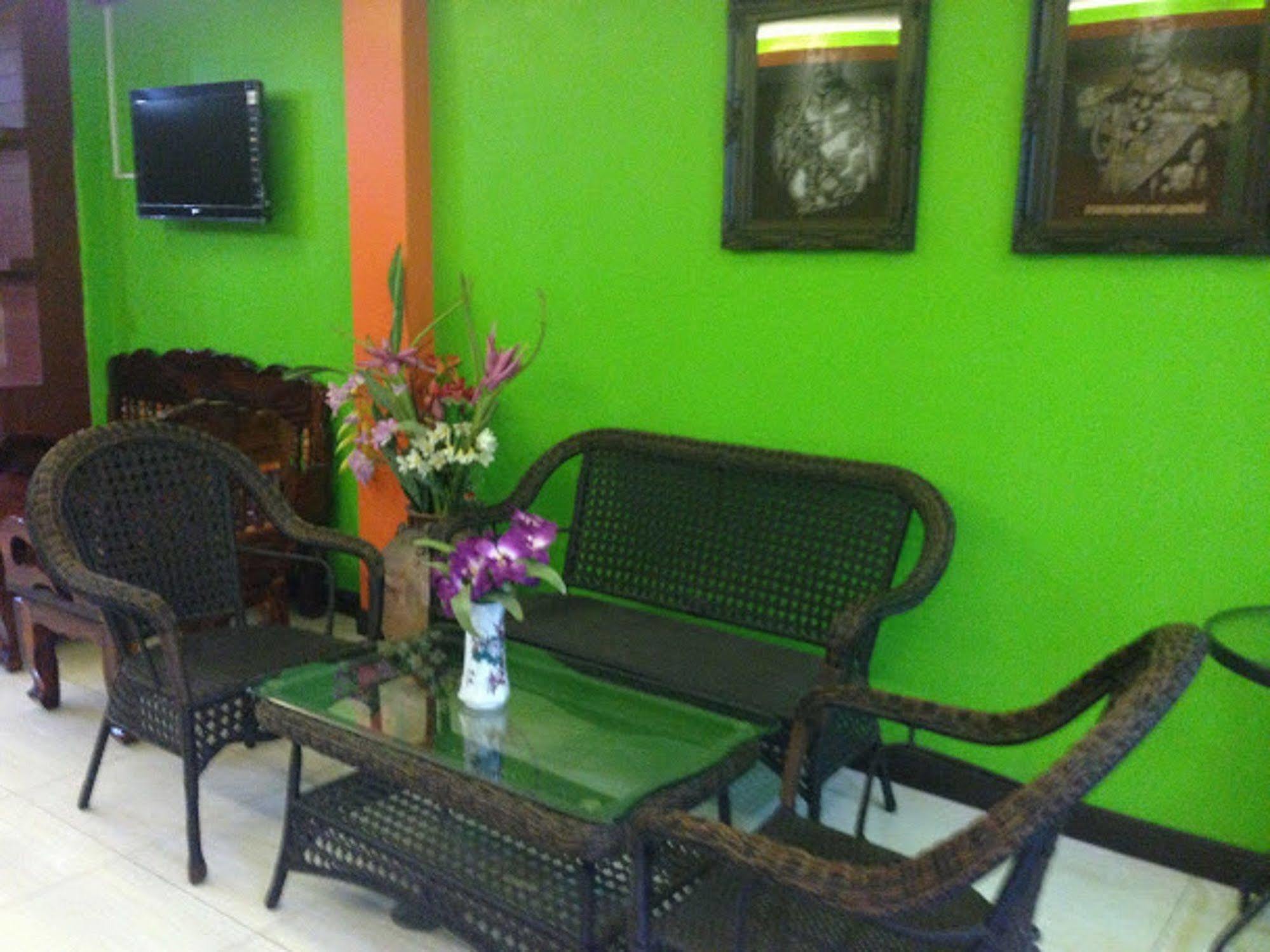 Silla Patong Hostel Ngoại thất bức ảnh
