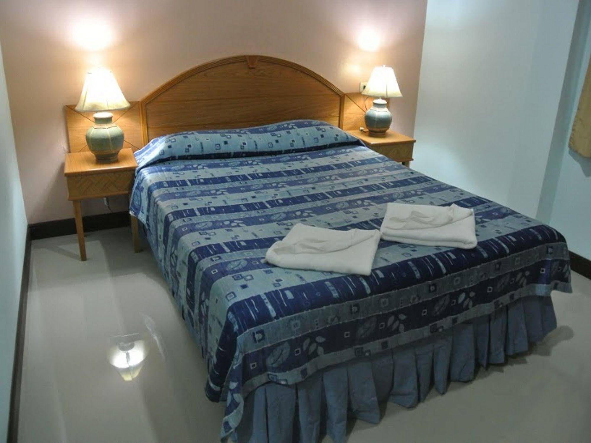 Silla Patong Hostel Ngoại thất bức ảnh