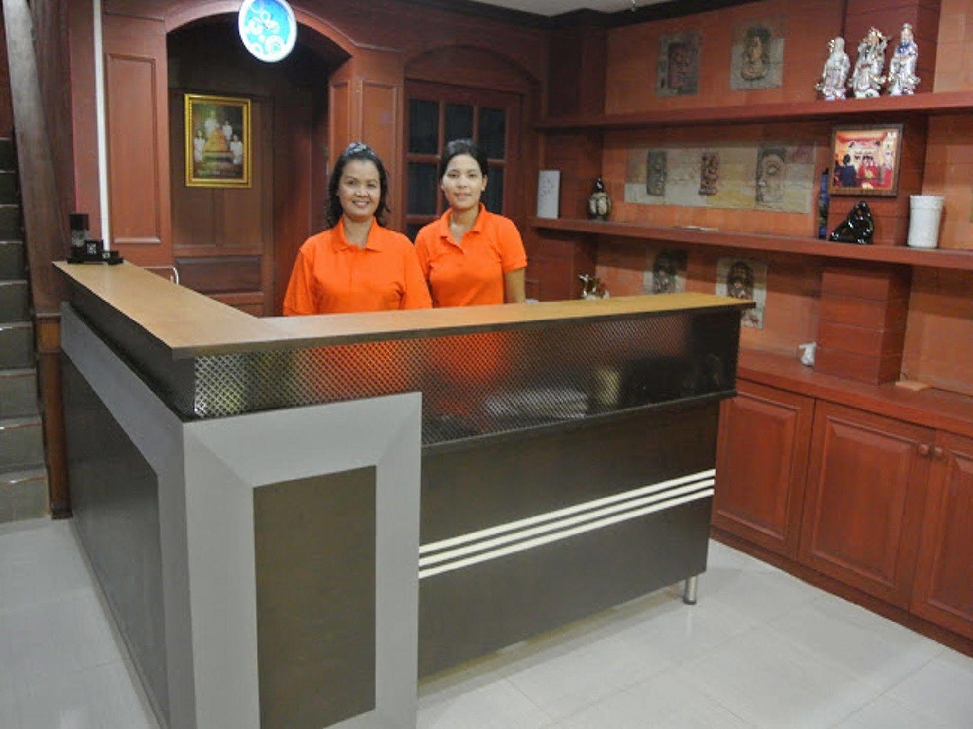 Silla Patong Hostel Ngoại thất bức ảnh